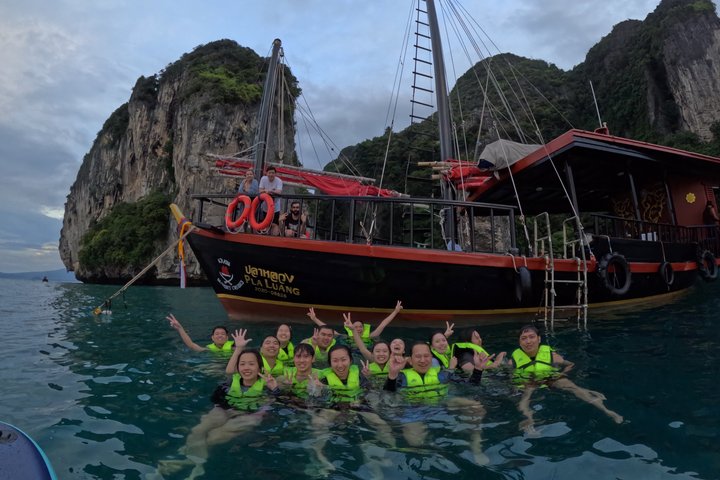 Krabi 4 eilanden zonsondergangscruise met snorkelen, paddleboarden, Thais diner en bioluminescent zwemtocht, foto 31 | wizardtrip