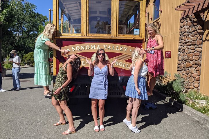 Sonoma Valley Open Air Wine Trolley Tour | wizardtrip