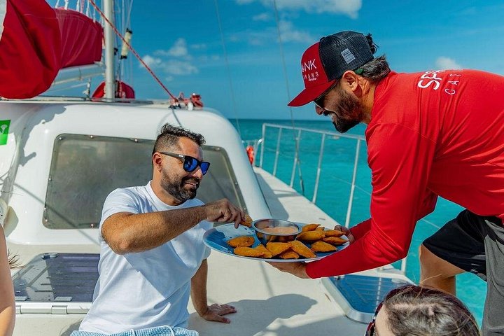 Katamaran seiling og snorkeltur på Aruba med solnedgangsutsikt og BBQ-middag, foto 21 | wizardtrip