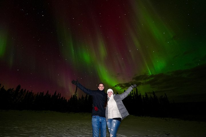 Experience the Northern Lights from a mountaintop cabin near Fairbanks, Alaska, with 360° views and photography assistance, photo 11 | wizardtrip