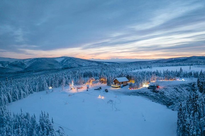Experience the Northern Lights from a mountaintop cabin near Fairbanks, Alaska, with 360° views and photography assistance, photo 21 | wizardtrip