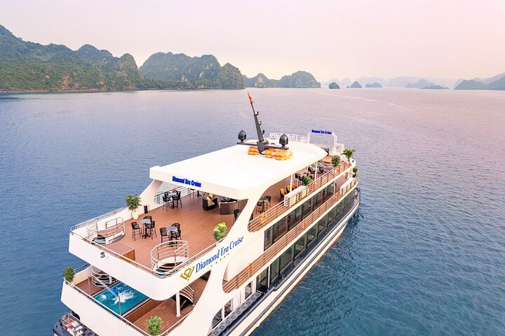 Halong Bay Day Cruise with Buffet Lunch by Diamond Era Cruise | wizardtrip