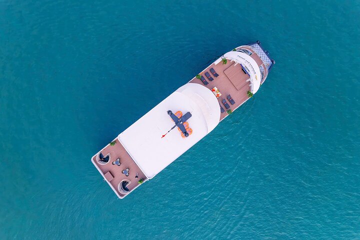 Luxuriöse Tageskreuzfahrt in der Halong-Bucht mit Höhlenbesichtigung, Inselbesuchen und Mittagsbuffet, Foto 33 | wizardtrip
