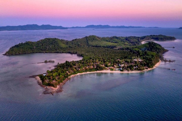 Passeio de lancha rápida na Baía de Phang Nga, Tailândia, visitando a Ilha James Bond e grutas marinhas, foto 17 | wizardtrip