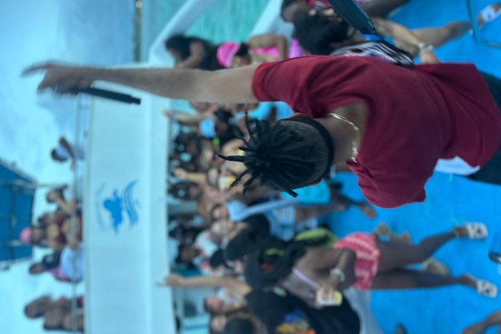 Hip Hop party boat cruise alleen voor volwassenen met DJ en open bar in Punta Cana, foto 17 | wizardtrip