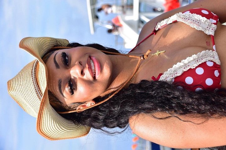 Hip Hop party boat cruise alleen voor volwassenen met DJ en open bar in Punta Cana, foto 21 | wizardtrip