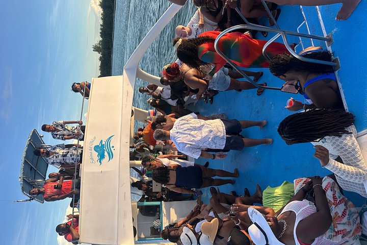Hip Hop party boat cruise alleen voor volwassenen met DJ en open bar in Punta Cana, foto 41 | wizardtrip