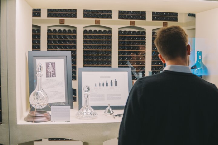Explore historic Port wine cellars and enjoy a tasting in Porto, photo 9 | wizardtrip
