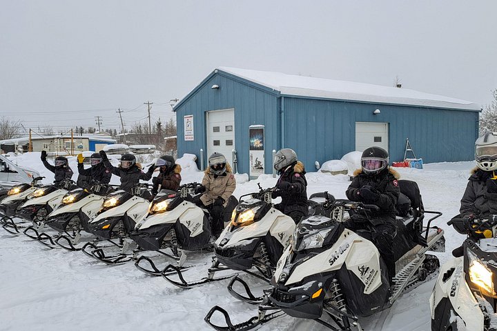 Avventura in motoslitta per principianti su laghi ghiacciati e sentieri forestali a Yellowknife, foto 12 | wizardtrip