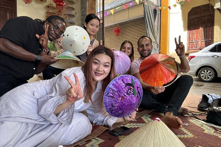 Hanoi traditional craft tour: lacquer painting, incense making, and conical hat crafting in local villages, photo 7 | wizardtrip