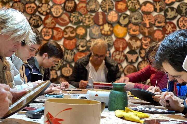 Hanoi traditional craft tour: lacquer painting, incense making, and conical hat crafting in local villages, photo 13 | wizardtrip