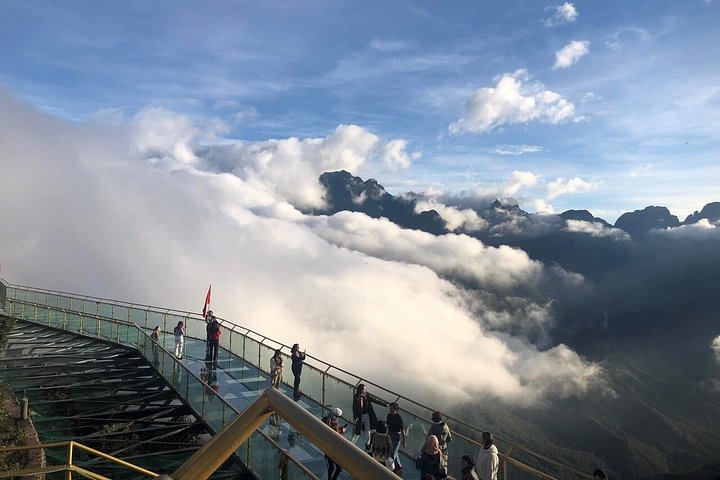 A scenic tour in Sapa, Vietnam, featuring the Glass Bridge, Cat Cat Village, and Moana Sapa, photo 8 | wizardtrip