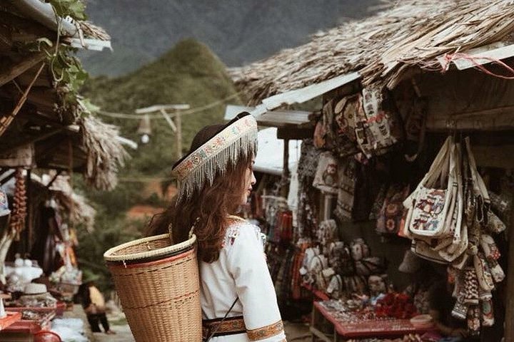 A scenic tour in Sapa, Vietnam, featuring the Glass Bridge, Cat Cat Village, and Moana Sapa, photo 9 | wizardtrip