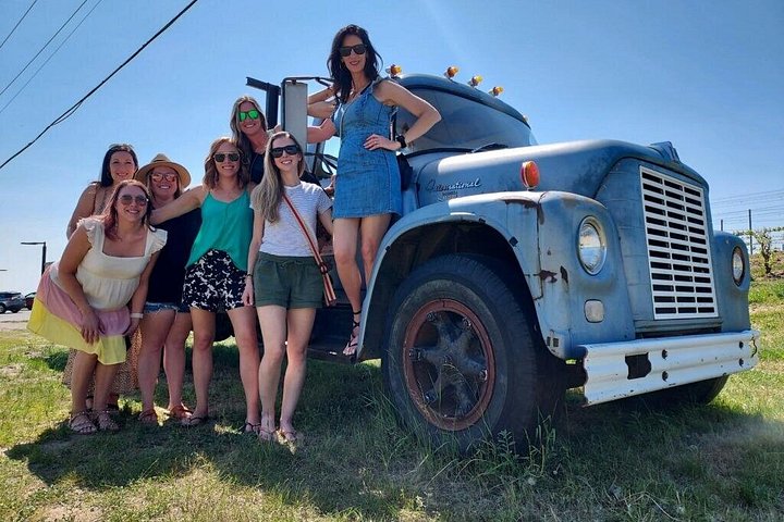 Tour de vino en SUV de lujo en Old Mission Peninsula, Traverse City, Michigan, con viñedos y vistas a la bahía, foto 37 | wizardtrip