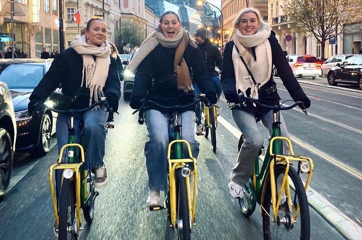 Une visite guidée à vélo à travers les rues historiques et les monuments de Prague, photo 7 | wizardtrip