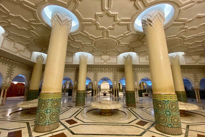 Guided tour of the Hassan II Mosque in Casablanca, Morocco, highlighting its architecture and minaret, photo 15 | wizardtrip