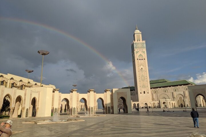 Guided tour of the Hassan II Mosque in Casablanca, Morocco, highlighting its architecture and minaret, photo 20 | wizardtrip