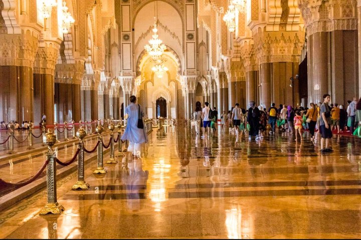 Guided tour of the Hassan II Mosque in Casablanca, Morocco, highlighting its architecture and minaret, photo 23 | wizardtrip