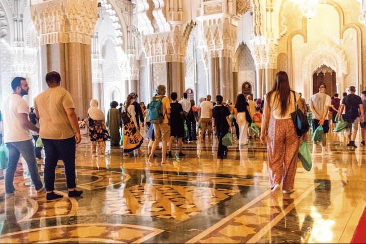 Guided tour of the Hassan II Mosque in Casablanca, Morocco, highlighting its architecture and minaret, photo 26 | wizardtrip