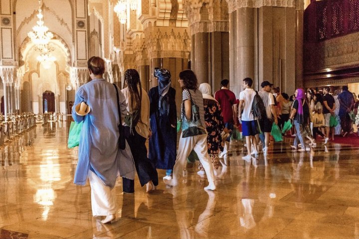 Guided tour of the Hassan II Mosque in Casablanca, Morocco, highlighting its architecture and minaret, photo 27 | wizardtrip