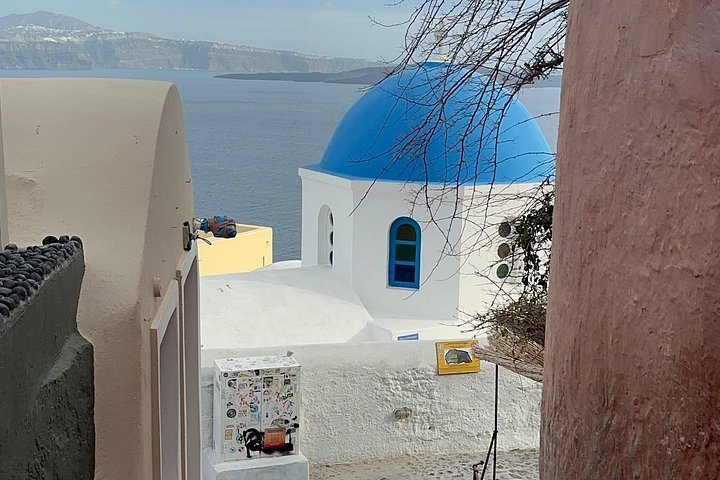Private, anpassbare Landtour auf Santorini mit lokalem Fahrer-Reiseleiter, der malerische Dörfer und Strände erkundet, Foto 10 | wizardtrip