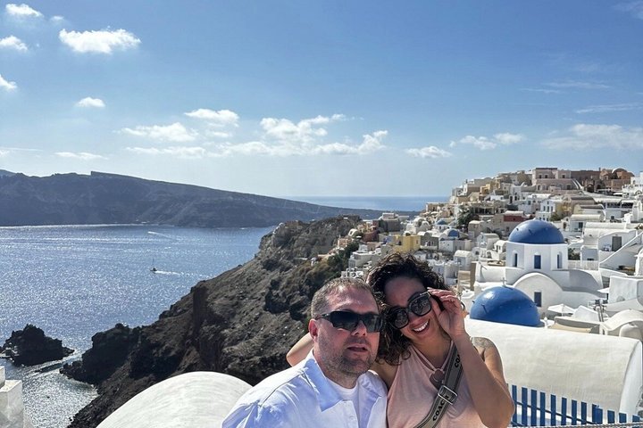 Private, anpassbare Landtour auf Santorini mit lokalem Fahrer-Reiseleiter, der malerische Dörfer und Strände erkundet, Foto 16 | wizardtrip