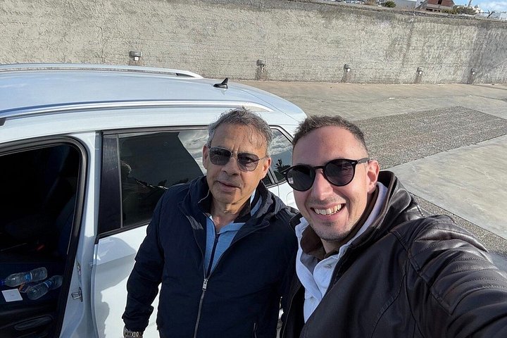 Private, anpassbare Landtour auf Santorini mit lokalem Fahrer-Reiseleiter, der malerische Dörfer und Strände erkundet, Foto 26 | wizardtrip