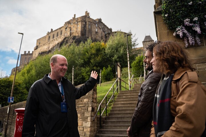 Eine geführte Walking Tour durch Edinburgh, Schottland, mit historischen Stätten und Edinburgh Castle, Foto 6 | wizardtrip