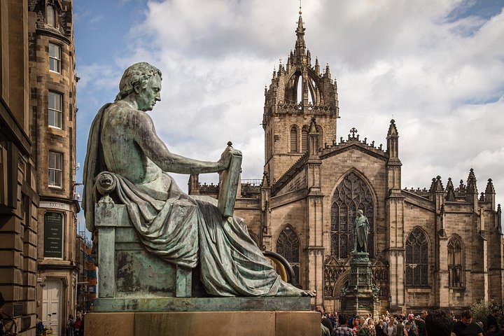 Eine geführte Walking Tour durch Edinburgh, Schottland, mit historischen Stätten und Edinburgh Castle, Foto 8 | wizardtrip
