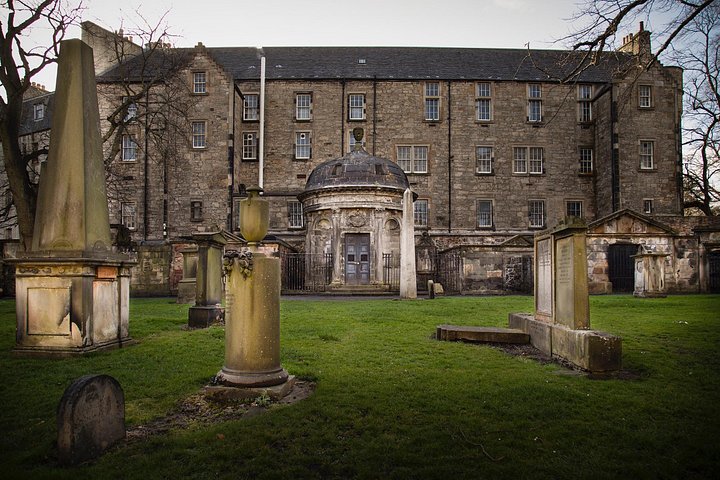 Eine geführte Walking Tour durch Edinburgh, Schottland, mit historischen Stätten und Edinburgh Castle, Foto 14 | wizardtrip