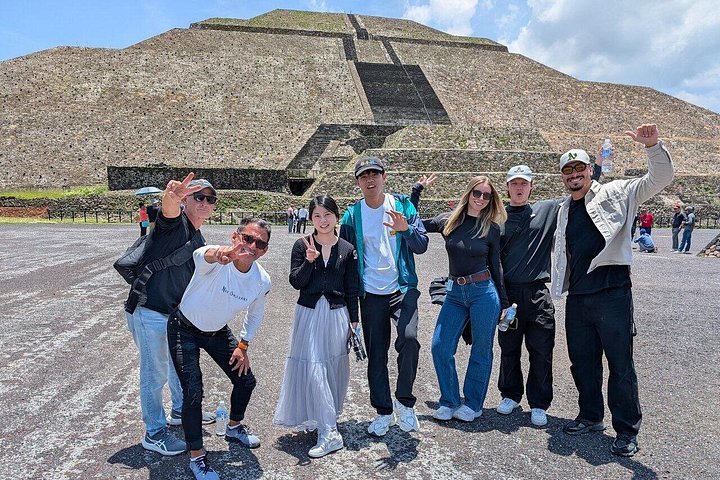 Passeio de balão sobre as pirâmides de Teotihuacan com café da manhã na caverna e traslado da Cidade do México, foto 12 | wizardtrip