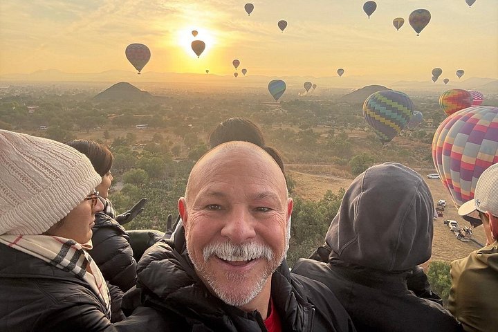 Passeio de balão sobre as pirâmides de Teotihuacan com café da manhã na caverna e traslado da Cidade do México, foto 18 | wizardtrip