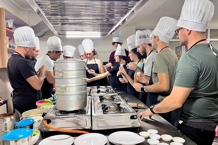 Praktisk nepalesisk madlavningskursus i Kathmandu, hvor du lærer at lave momos og traditionelle retter med lokale kokke, foto 23 | wizardtrip