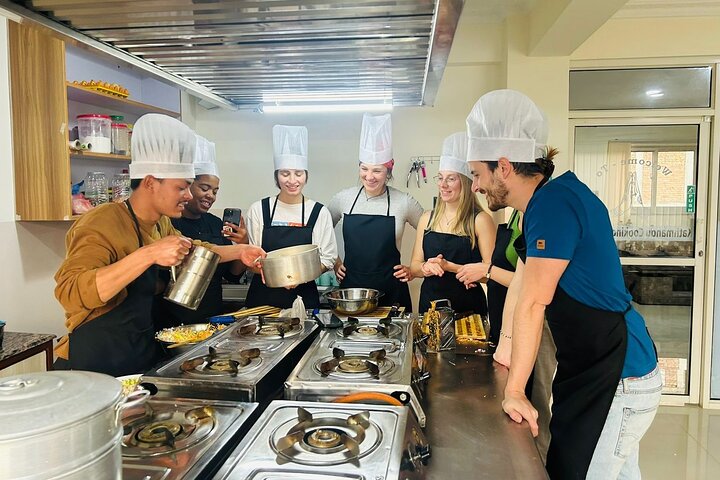 Praktisk nepalesisk madlavningskursus i Kathmandu, hvor du lærer at lave momos og traditionelle retter med lokale kokke, foto 34 | wizardtrip