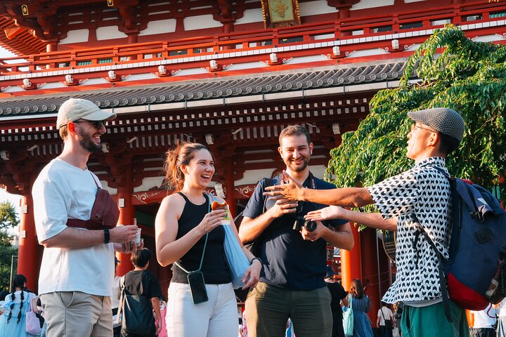 Personlig privat rundvisning af Tokyos must-see seværdigheder, inklusive templer, markeder og moderne distrikter, foto 6 | wizardtrip