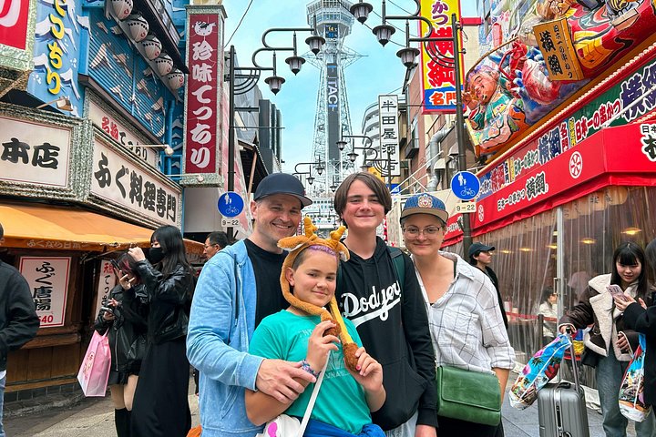 Osaka vandringstur med ikoniska landmärken som Osaka Castle och Dotonbori, lokala marknader och livliga gator, foto 39 | wizardtrip