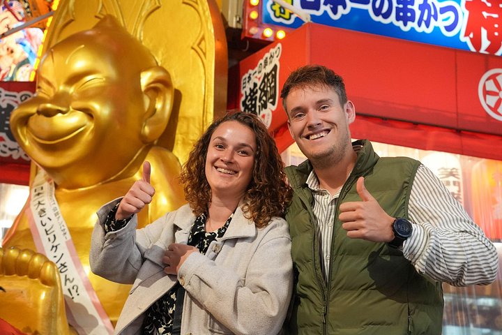 Osaka street food tour with local guide, tasting local dishes and drinks in Shinsekai, photo 6 | wizardtrip