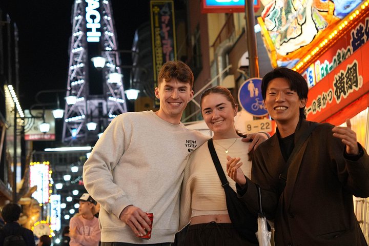 Osaka street food tour with local guide, tasting local dishes and drinks in Shinsekai, photo 9 | wizardtrip