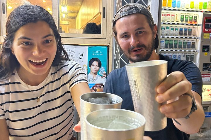 Osaka street food tour with local guide, tasting local dishes and drinks in Shinsekai, photo 21 | wizardtrip