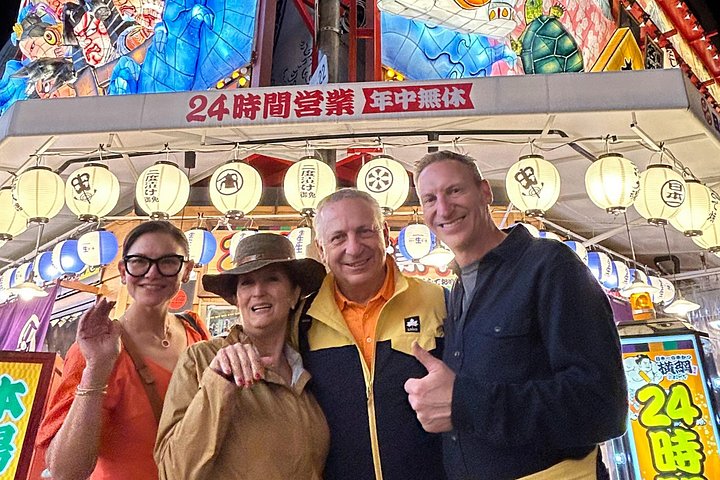 Osaka street food tour with local guide, tasting local dishes and drinks in Shinsekai, photo 29 | wizardtrip