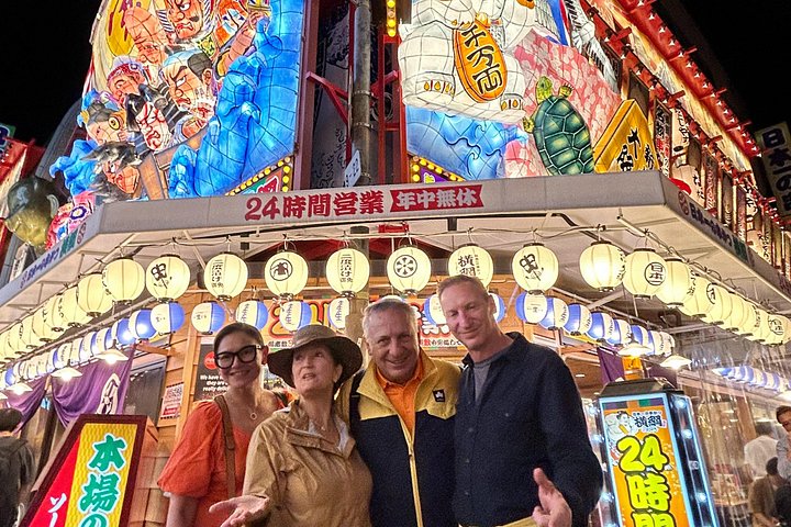 Osaka street food tour with local guide, tasting local dishes and drinks in Shinsekai, photo 30 | wizardtrip