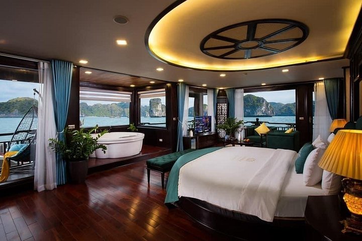 Luxe overnight cruise die de prachtige karstlandschappen van Halong Bay en Lan Ha Bay, Vietnam verkent, foto 31 | wizardtrip