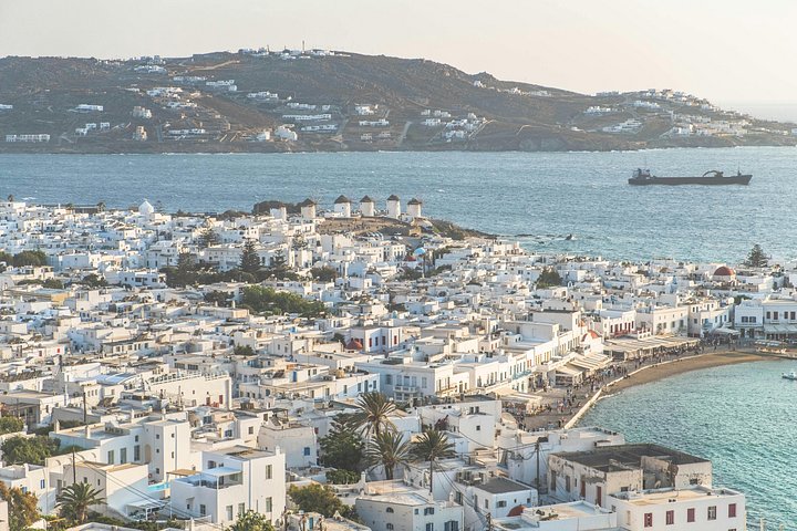 Private 4-hour Mykonos island tour by car, visiting beaches, lighthouse, and traditional villages, photo 11 | wizardtrip