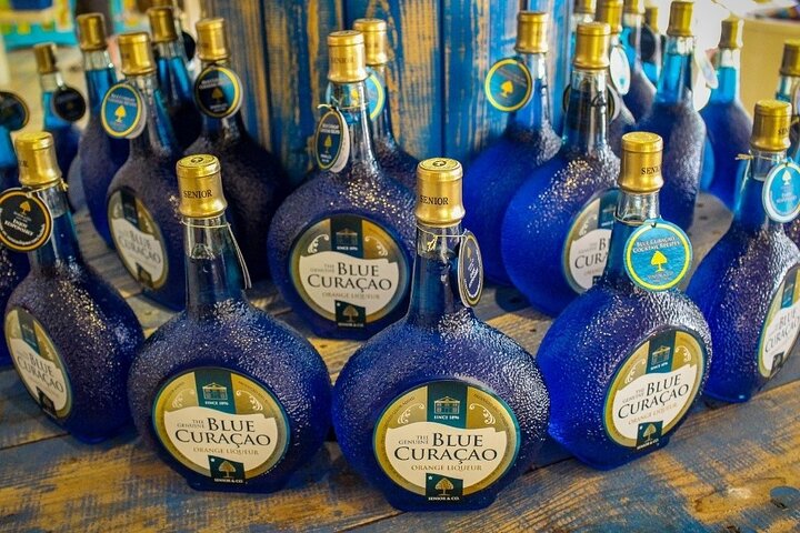 Utforsk det historiske Curaçao Liqueur Distillery og smak dets berømte likører, foto 4 | wizardtrip