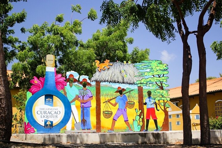 Utforsk det historiske Curaçao Liqueur Distillery og smak dets berømte likører, foto 12 | wizardtrip