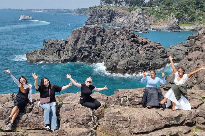 Tour Privato in Auto a Jeju: 5/9 Ore Personalizzabili | wizardtrip