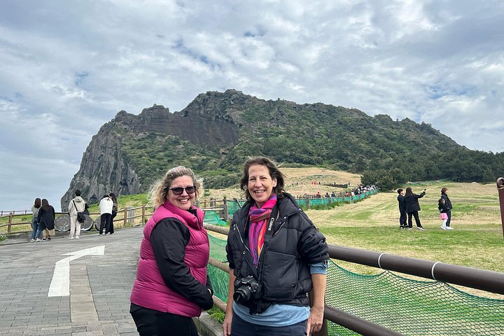 Tour privado de carro explorando os locais populares e joias escondidas da Ilha de Jeju, foto 12 | wizardtrip