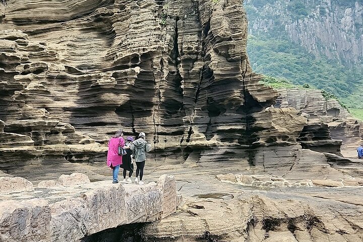 Tour privado de carro explorando os locais populares e joias escondidas da Ilha de Jeju, foto 23 | wizardtrip
