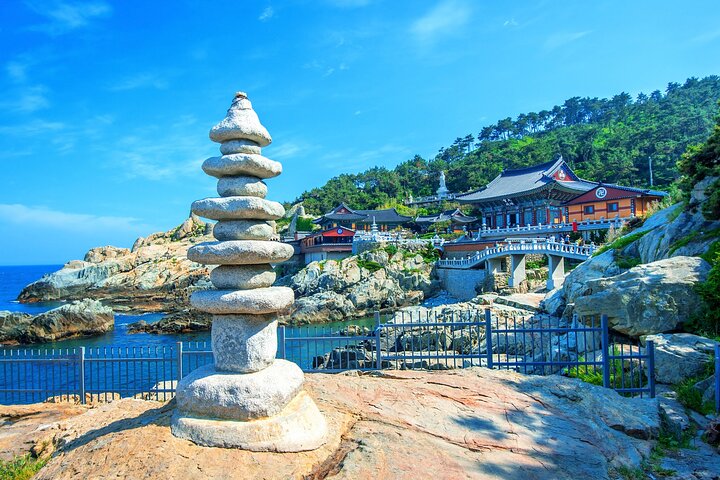 Lo más destacado del tour por la ciudad de Busan, incluyendo templos, vistas costeras y pueblos culturales, foto 6 | wizardtrip