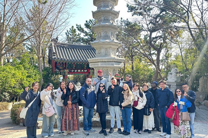Lo más destacado del tour por la ciudad de Busan, incluyendo templos, vistas costeras y pueblos culturales, foto 9 | wizardtrip